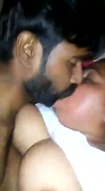 moti bhabhi ke sath chudai kri chut chatne ke bad