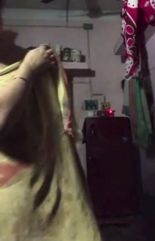 shy bahbhi showing nudes