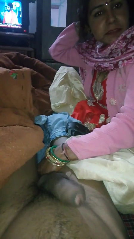 local randi bhabhi ne lund chusi