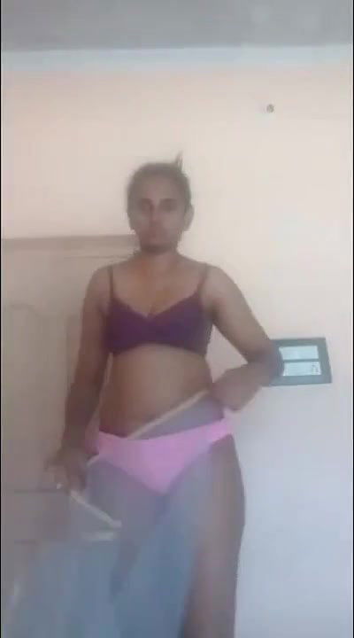 hot bhabhi striping saree and masterbating solo