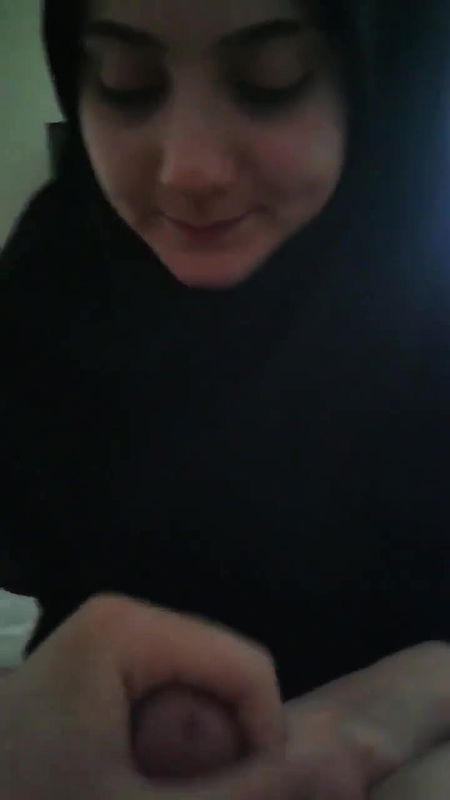 Kashmiri Ladki ne chusa lund