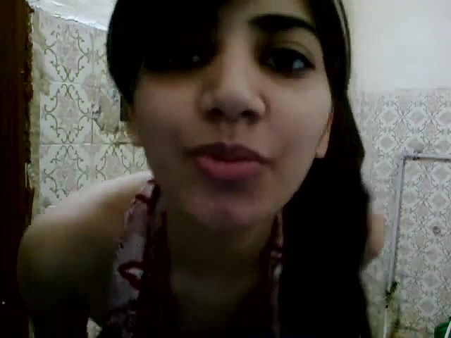 Pakistani Solo Teen Babe Madiha Khan Sex Scandal   Indian Porn