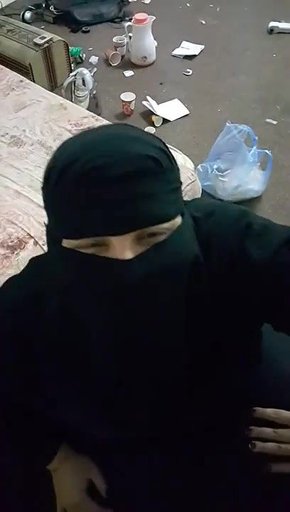 Hidden Cam Sex Pakistani Housewife Giving Blowjob   Indian Porn