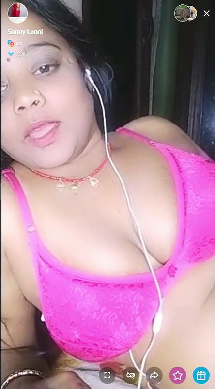 premium web cam bhabhi boob show