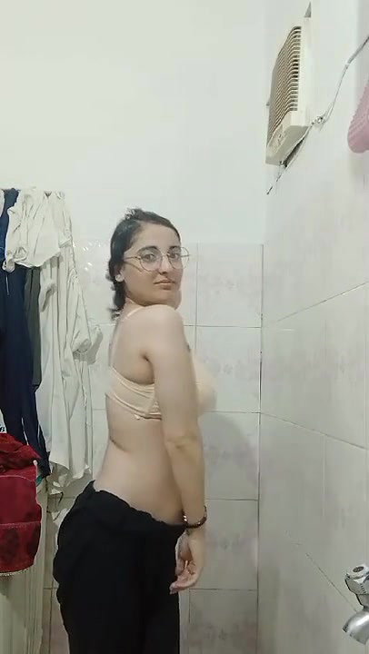 desi chubby girl boob show