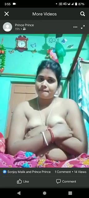 sarre bhabhi pressing own boobs