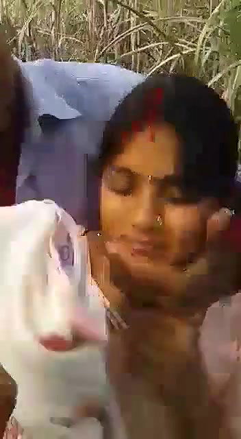 married girl sex with ex lover in open field recorded by friend