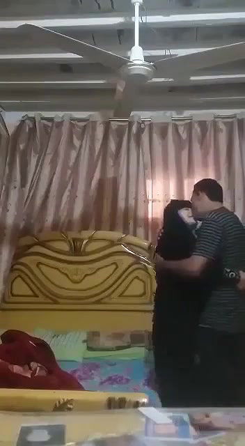 hijabi bhabhi with lover