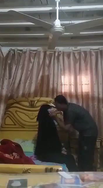 hijabi bhabhi with lover