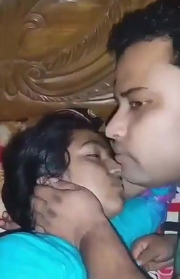 boob sucking by senior guy