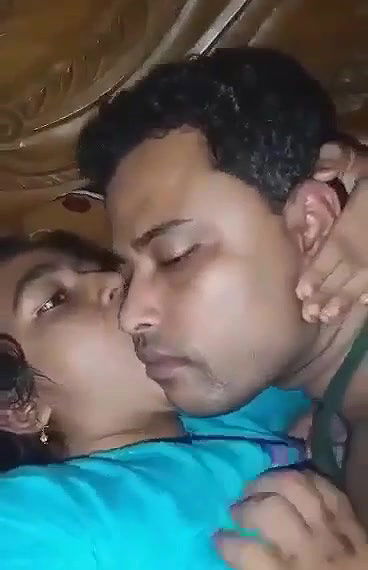 boob sucking by senior guy