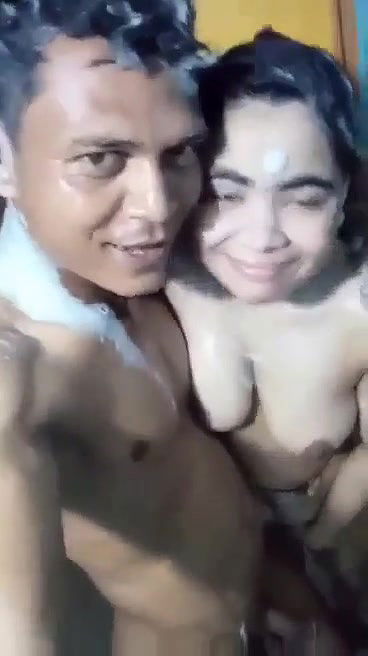 college lovers nude bath