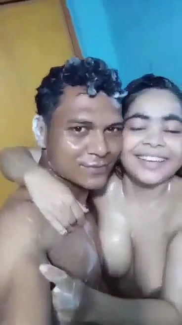 college lovers nude bath