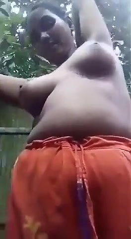 sharp boob show by bhabhi