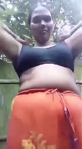 sharp boob show by bhabhi