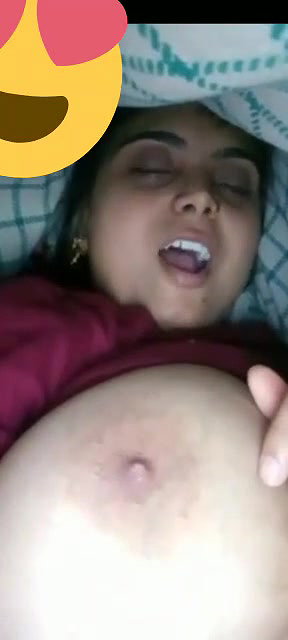 video call pe ladki ne chuche dikhay