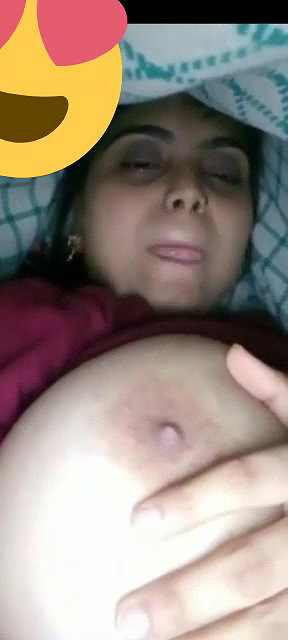 video call pe ladki ne chuche dikhay
