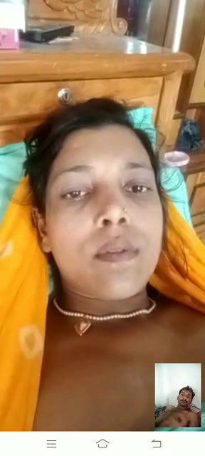 wife ne vc mein boob dikhayi