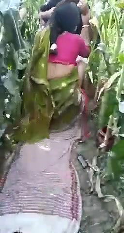 bhutte ke khet mein bhabhi ke sath chudai