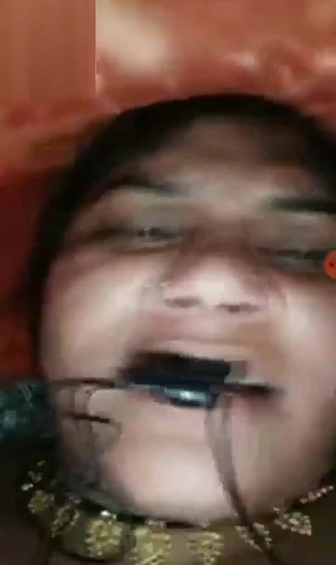 bhabhi ne apni chut dikhayi video call per