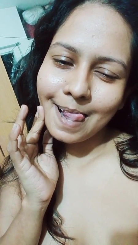 dusky girl big boob and pussy rub show