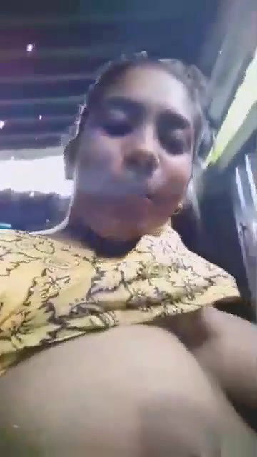 dusky girl showing boobs
