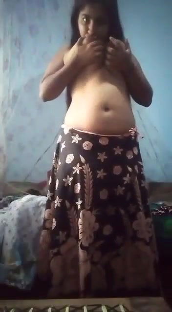 chubby dusky girl nude show and pussy fingering