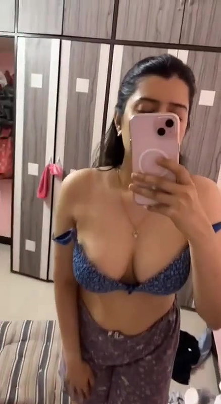 Hot Indian Girl Showing