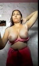 Desi girl show her nude in the bathroom