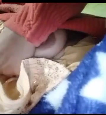video call mein bhabhi ne chuche dikhayi