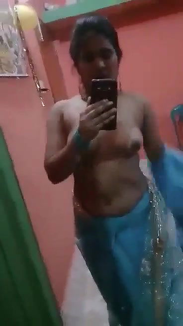 saree kholke nangi hui