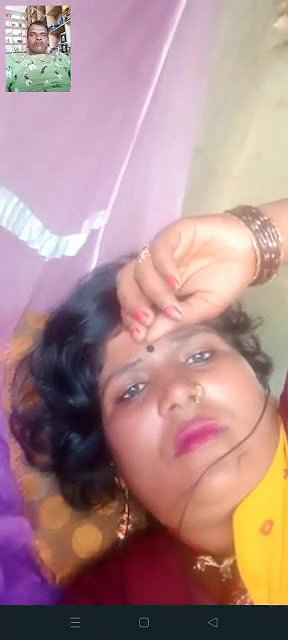 dehati bhabhi showing nudes on video call to devar
