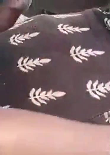 khet mein bhabhi ne lund chusa