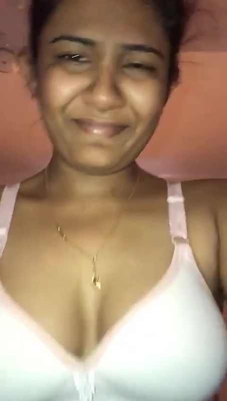 Lankan TV Host Hard Fucking Riding On Husband Dick Moaning In Hotel