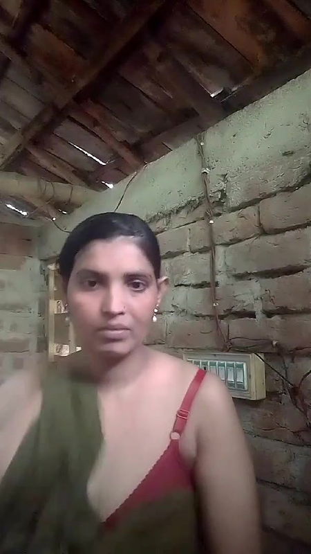 Married Bhabi Showing Giving Blowjob 1