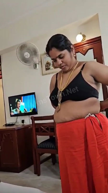 Tamil Aunty Changing Clothes Nude Captured In Hotel Clear Talking 1