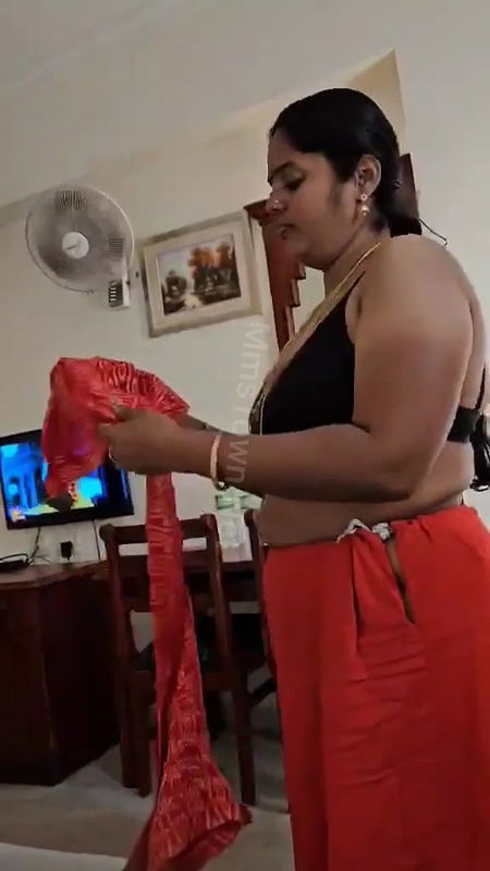 Tamil Aunty Changing Clothes Nude Captured In Hotel Clear Talking 1