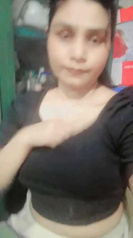 0 desi busty girl showing big boobs  1