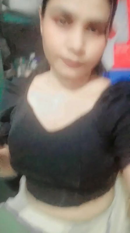 0 desi busty girl showing big boobs  1
