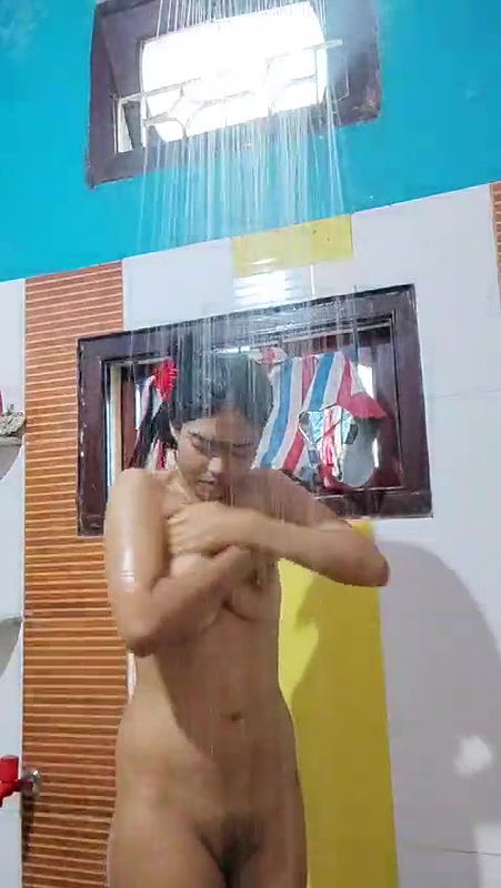 big boobs girl nude bathing