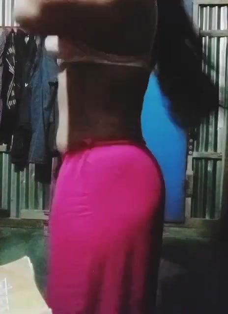 girl undressed to show navel