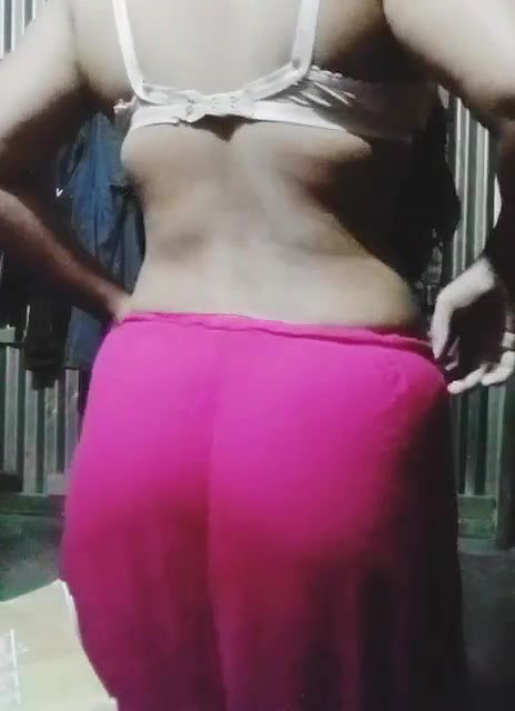 girl undressed to show navel