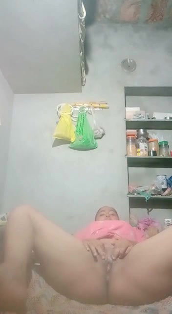 let ke bhabhi ne chut dikhayi
