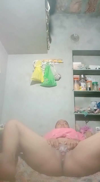 let ke bhabhi ne chut dikhayi