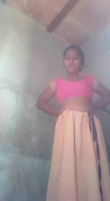 saree kholke video nude dikhayi