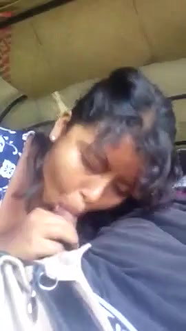 auto mein bf ki lund chusi