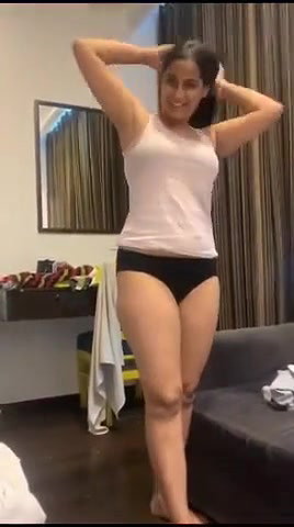call call dress kholke nude dikhayi