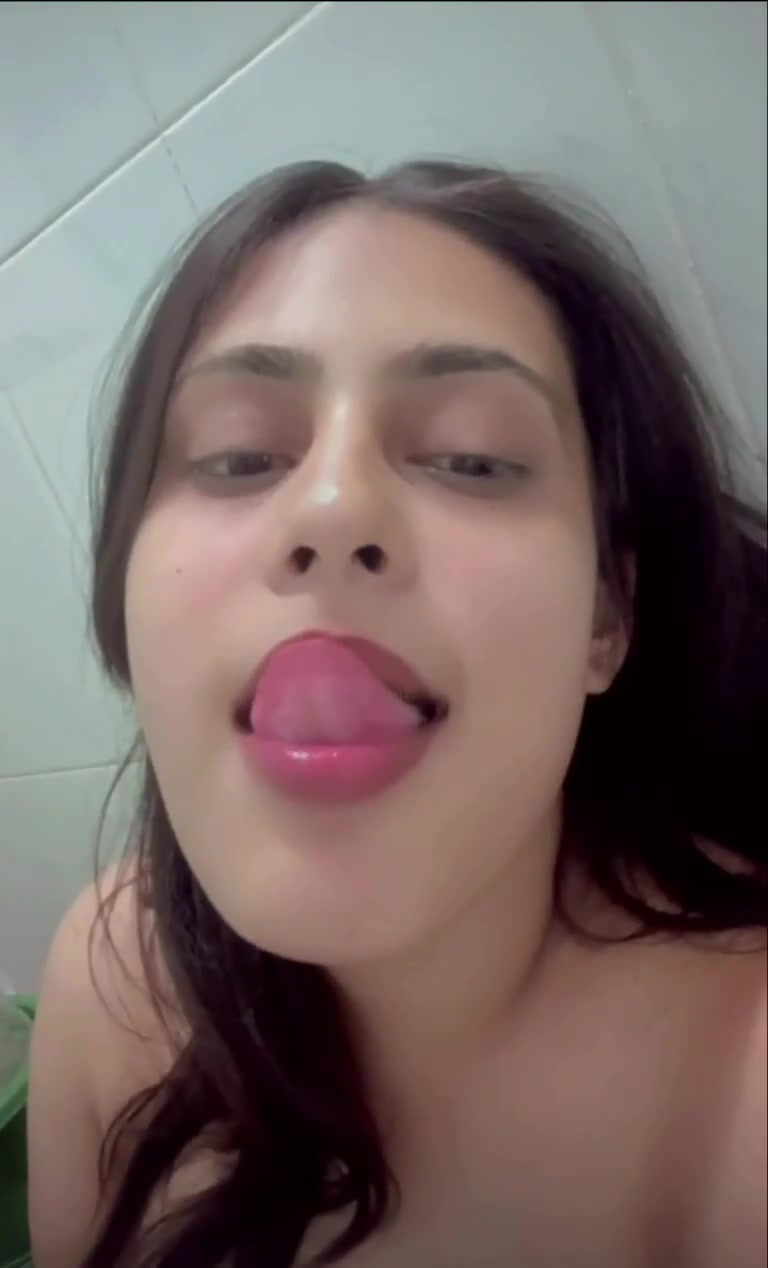 Beautiful Tanker Babe Showing