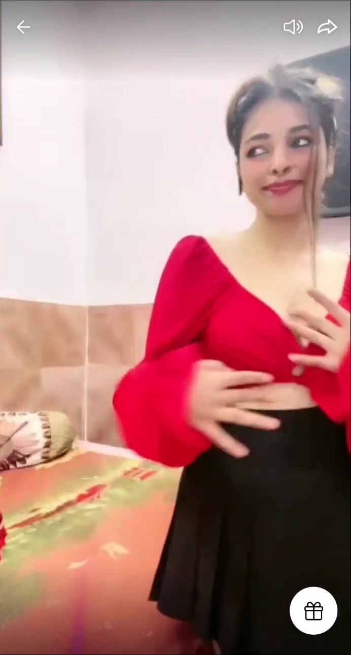 Extremely gorgeous chubby girlfriend having fun with his lover P1