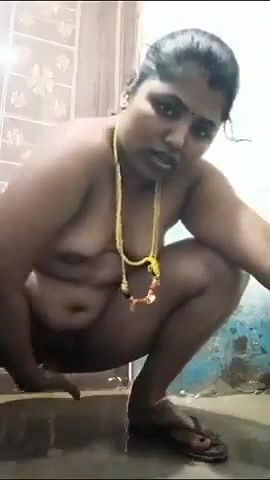 newly married aunty masturbation in bathroom